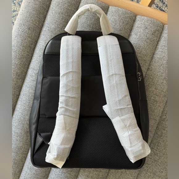 Nisolo Alex leather commuter backpack - Picture 9 of 12